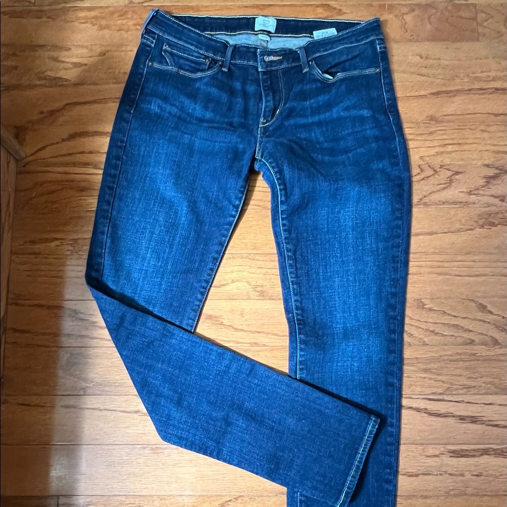 Levi’s San Francisco blue denim - slight curve skinny - size 12/31